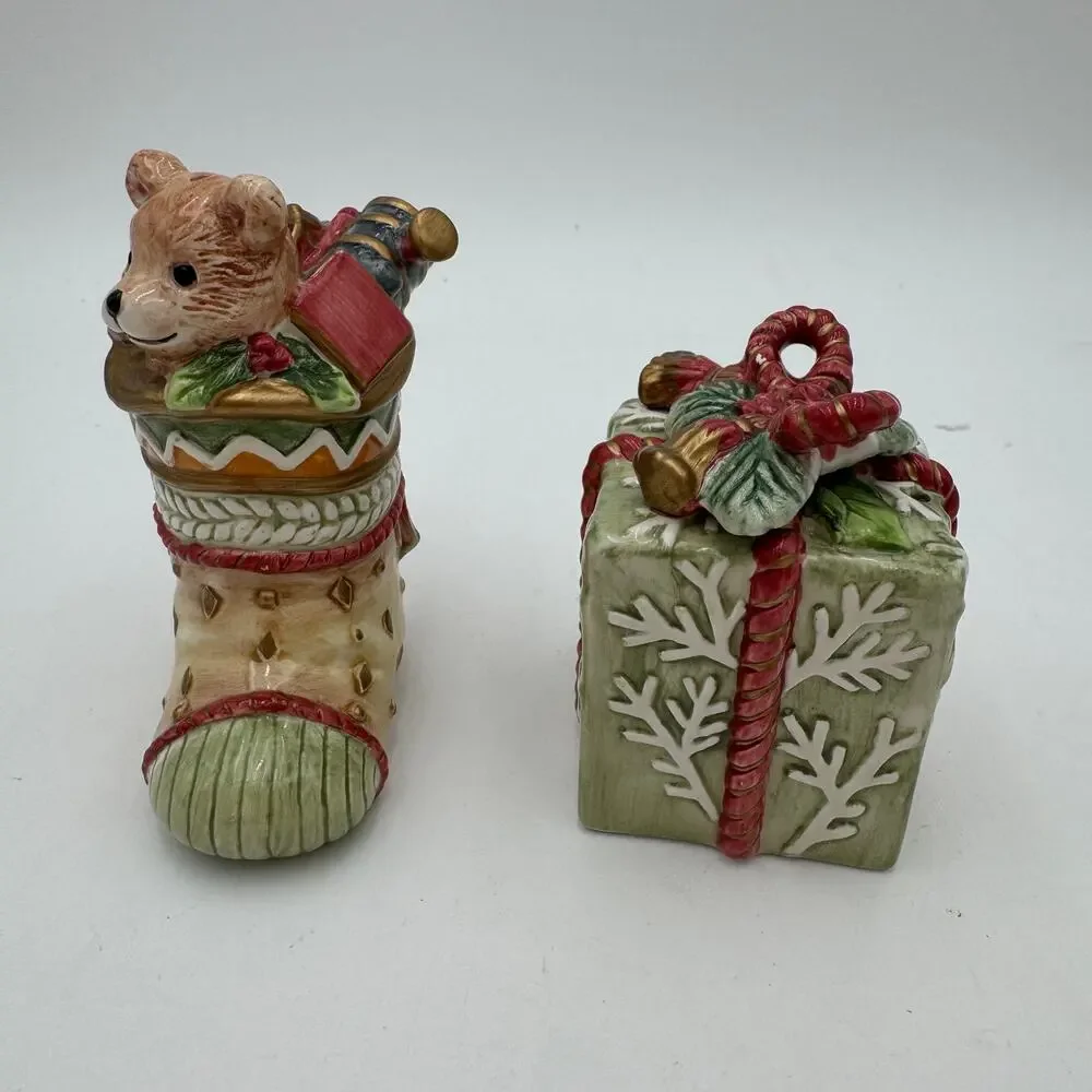 Vintage 2003 Fitz and Floyd Winter Holiday Santa Salt and Pepper